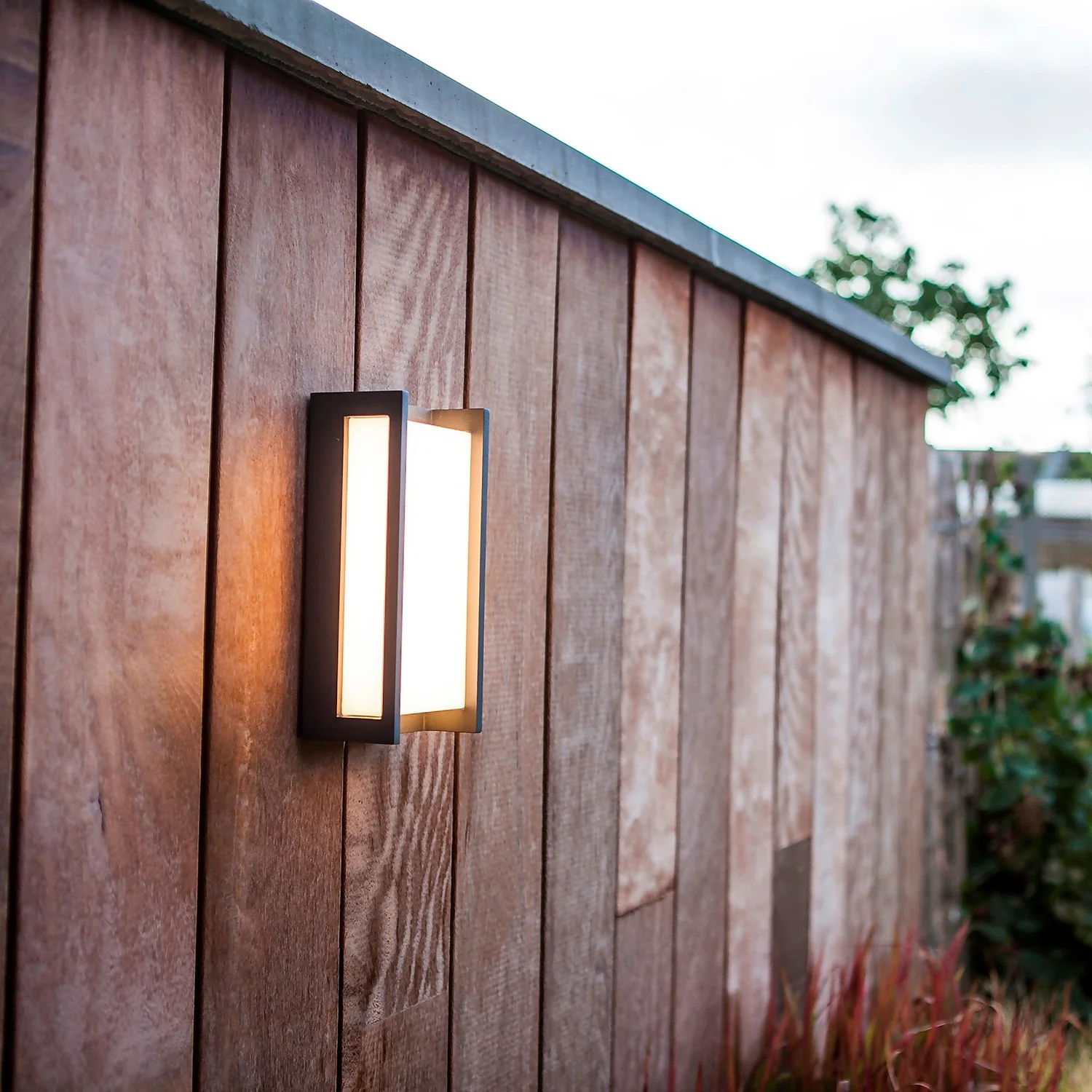 Lutec Qubo RGB LED Outdoor Wall Light With Lutec Connect Technology - Anthracite 6 Lutec Qubo RGB LED Outdoor Wall Light With Lutec Connect Technology - Anthracite - Image 4